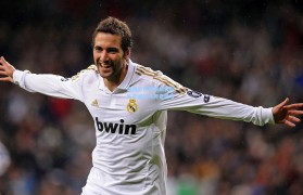 彩客网官网投注_美网公开赛激战正酣 新星崛起与传奇续写